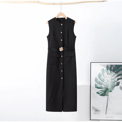 Black Elegant Sleeveless Dress with Belt – Front Split & Button Detailing